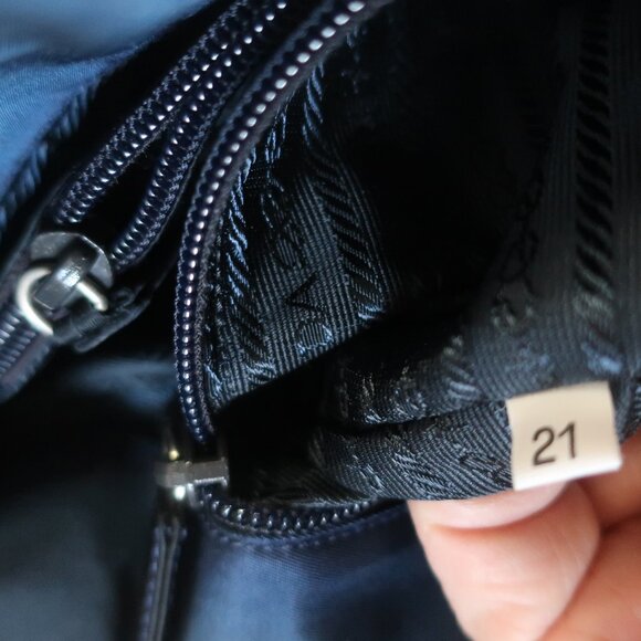 Authentic Women Prada Tessuto City (21) Blue Baltico Nylon Shopper Tote Handbag - Picture 12 of 15